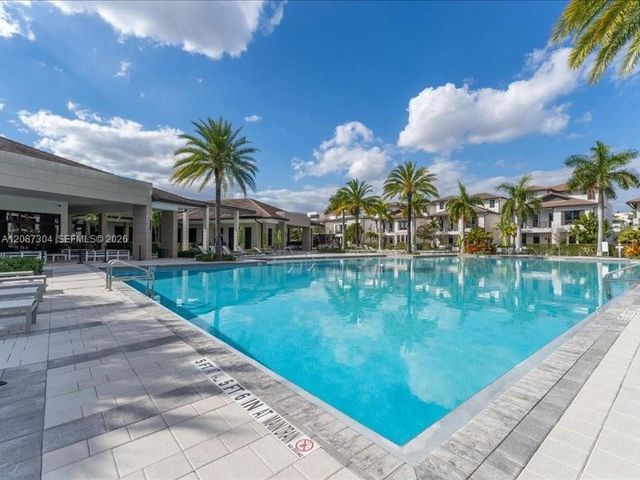 8201 NW 41st Street D-205, Doral, FL 33166