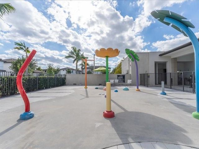 8201 NW 41st Street D-205, Doral, FL 33166