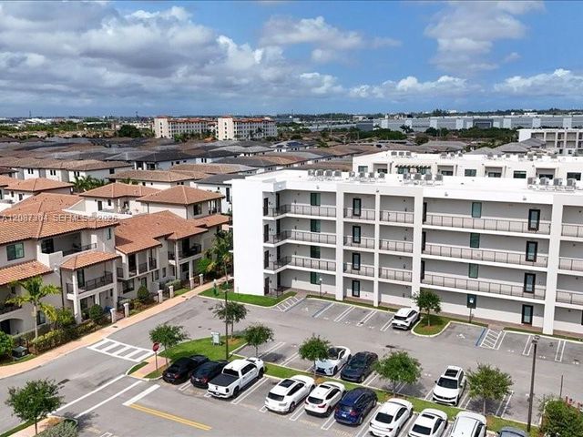 8201 NW 41st Street D-205, Doral, FL 33166