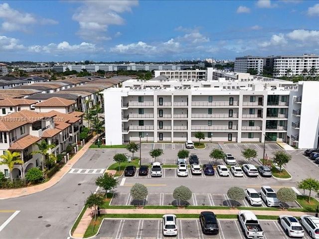 8201 NW 41st Street D-205, Doral, FL 33166