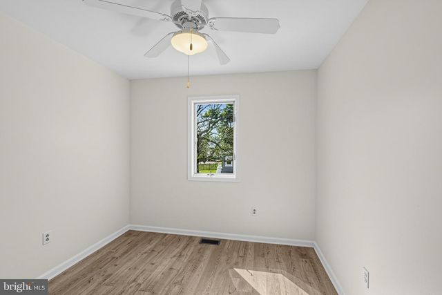 16 OAK ST, Phoenixville, PA 19460
