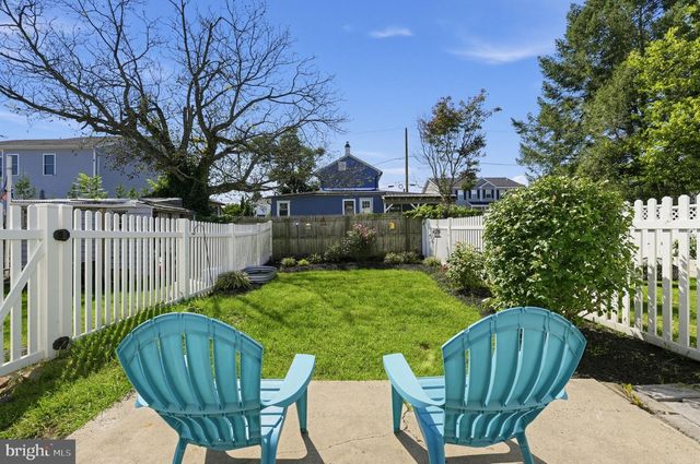 16 OAK ST, Phoenixville, PA 19460