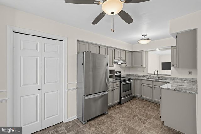 16 OAK ST, Phoenixville, PA 19460