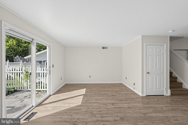 16 OAK ST, Phoenixville, PA 19460