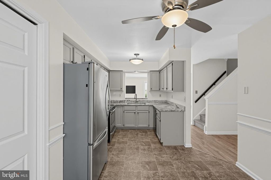 16 OAK ST, PHOENIXVILLE, PA 19460 — photo 4