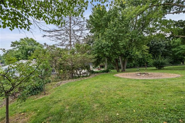 5507 Cody Street, Shawnee, KS 66203