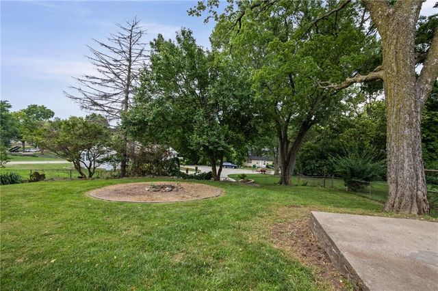 5507 Cody Street, Shawnee, KS 66203