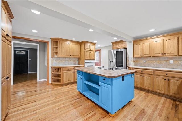 5507 Cody Street, Shawnee, KS 66203