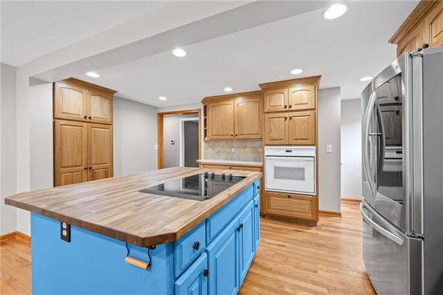5507 Cody Street, Shawnee, KS 66203