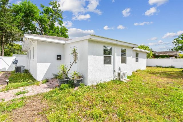 2001 SPOONER DRIVE, Plant City, FL 33563
