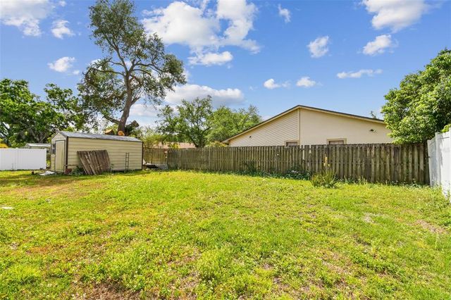 2001 SPOONER DRIVE, Plant City, FL 33563