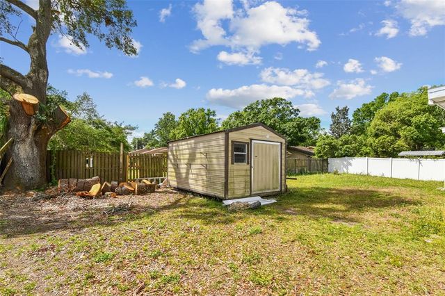 2001 SPOONER DRIVE, Plant City, FL 33563