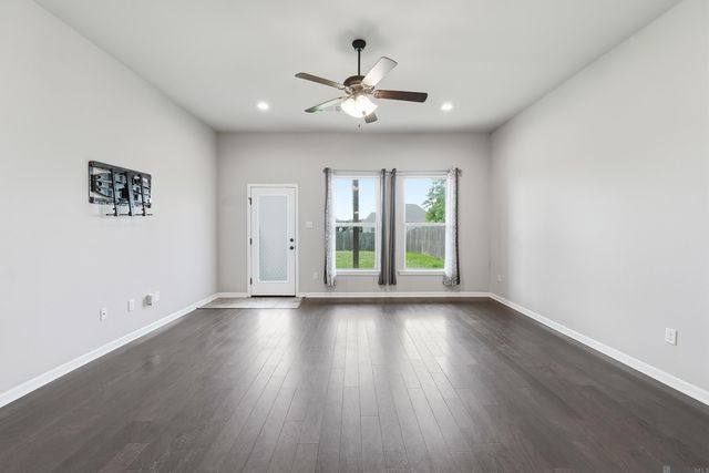 4792 Viola Farms Dr, Addis, LA 70710