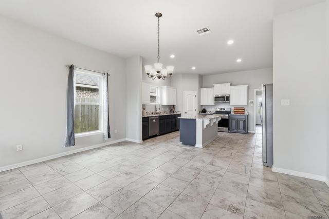 4792 Viola Farms Dr, Addis, LA 70710