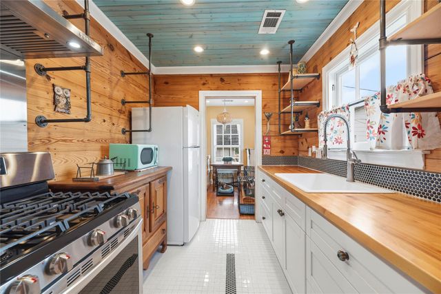 629 E 19th Street, Houston, TX 77008