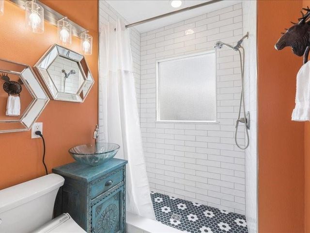 629 E 19th Street, Houston, TX 77008