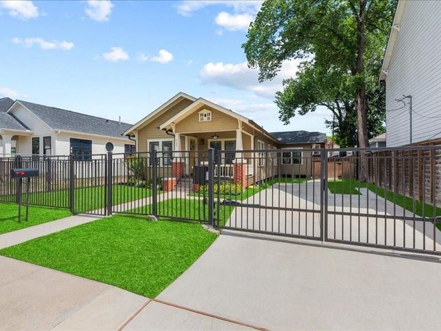 629 E 19th Street, Houston, TX 77008