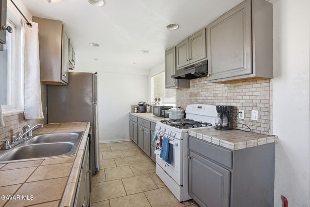 44728 W 21st Street, Lancaster, CA 93536