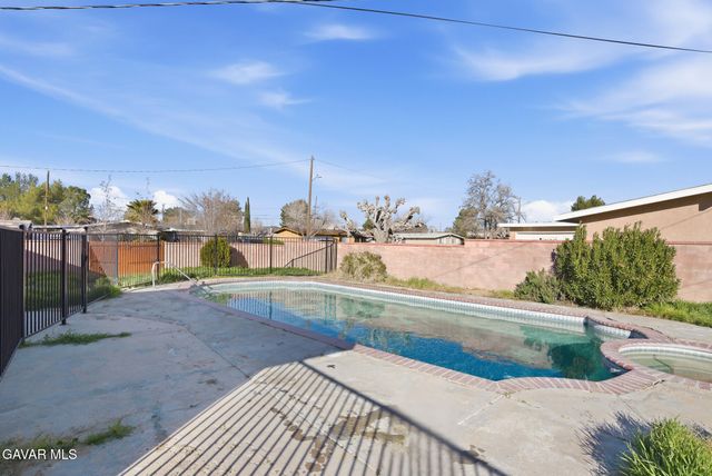 44728 W 21st Street, Lancaster, CA 93536