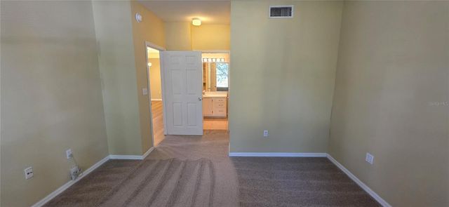 5618 PINNACLE HEIGHTS CIRCLE 211, Tampa, FL 33624