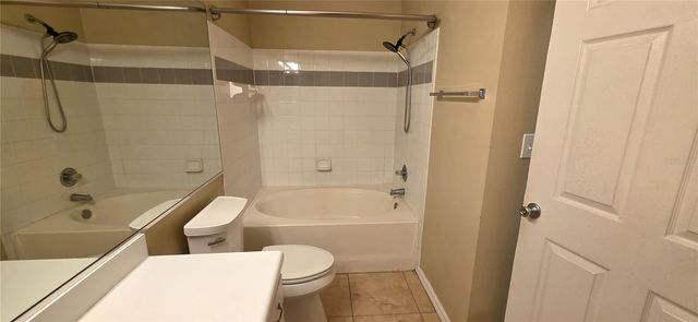5618 PINNACLE HEIGHTS CIRCLE 211, Tampa, FL 33624