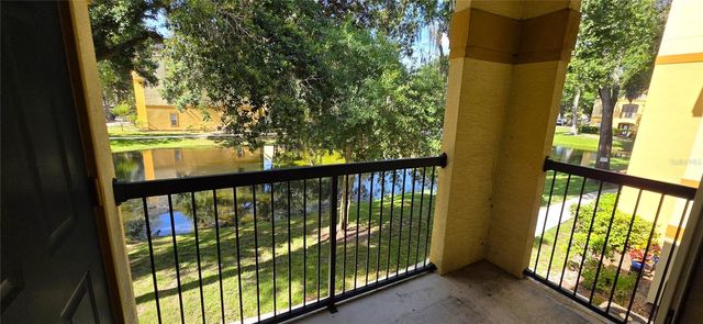 5618 PINNACLE HEIGHTS CIRCLE 211, Tampa, FL 33624