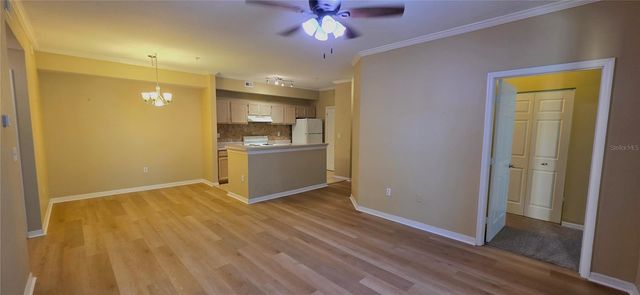 5618 PINNACLE HEIGHTS CIRCLE 211, Tampa, FL 33624