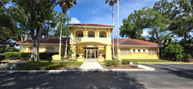 5618 PINNACLE HEIGHTS CIRCLE 211, Tampa, FL 33624