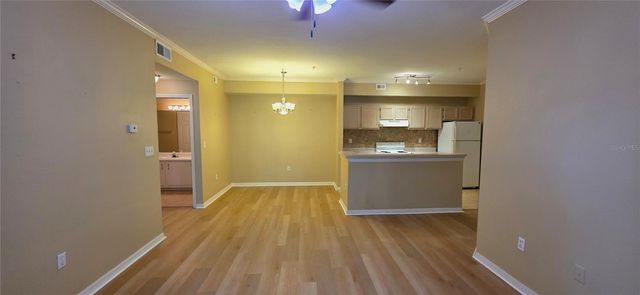 5618 PINNACLE HEIGHTS CIRCLE 211, Tampa, FL 33624