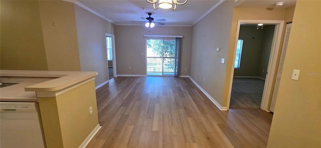 5618 PINNACLE HEIGHTS CIRCLE 211, Tampa, FL 33624
