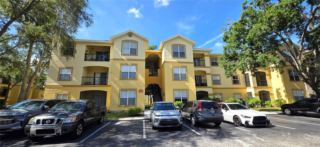 5618 PINNACLE HEIGHTS CIRCLE 211, Tampa, FL 33624