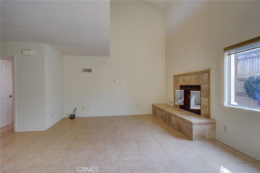 Image 5 of property listing at 450 Avenida De Socios 5, Nipomo, CA 93444