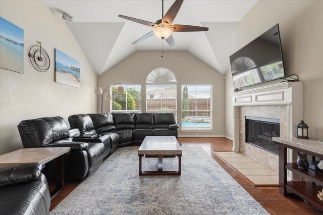 8801 Watersway Drive, Rowlett, TX 75088