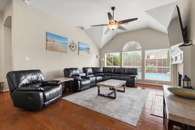 8801 Watersway Drive, Rowlett, TX 75088