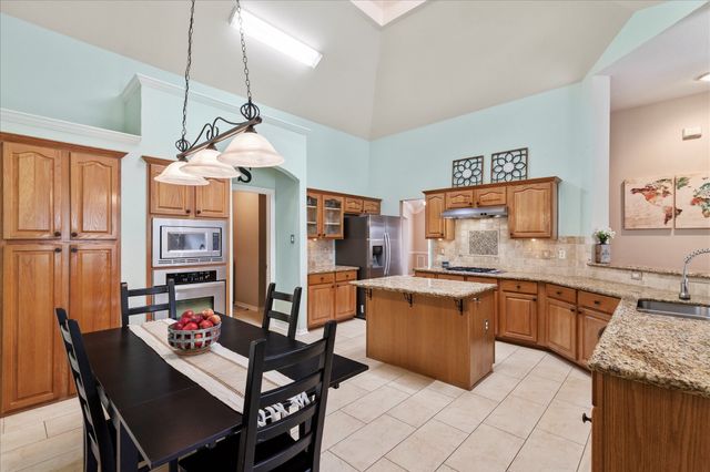 8801 Watersway Drive, Rowlett, TX 75088