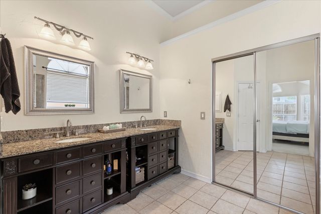 8801 Watersway Drive, Rowlett, TX 75088