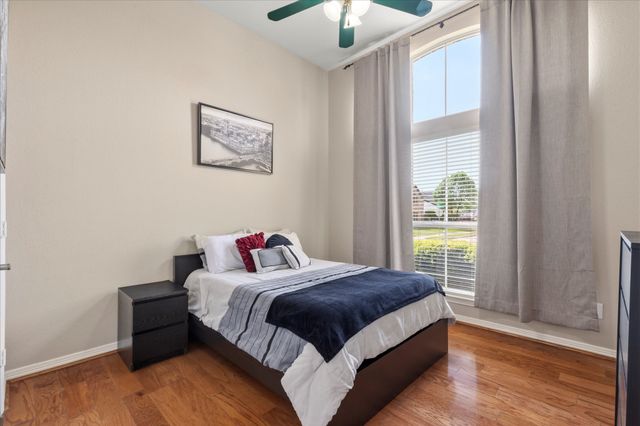 8801 Watersway Drive, Rowlett, TX 75088