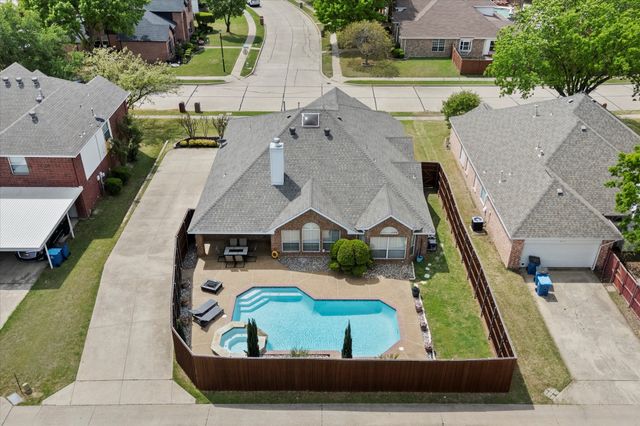 8801 Watersway Drive, Rowlett, TX 75088
