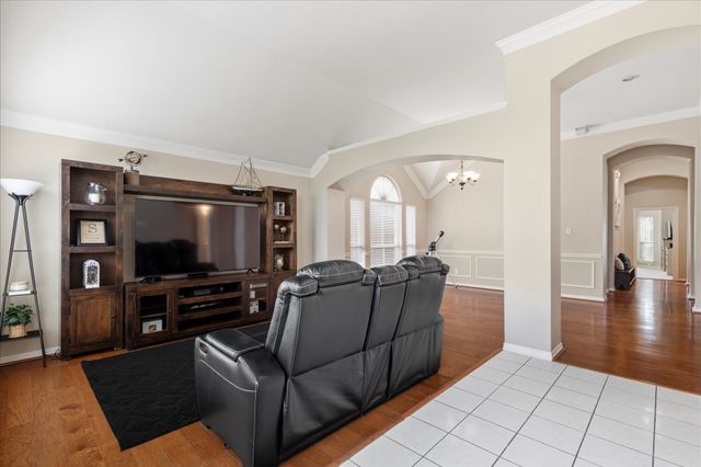 8801 Watersway Drive, Rowlett, TX 75088