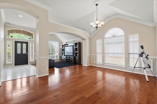 8801 Watersway Drive, Rowlett, TX 75088