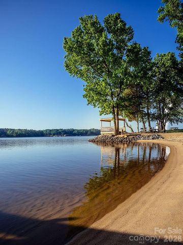 18 Shipmaster Court, Lake Wylie, SC 29710