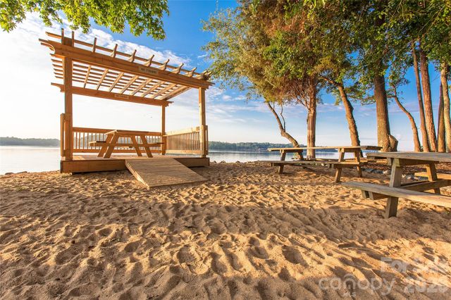 18 Shipmaster Court, Lake Wylie, SC 29710
