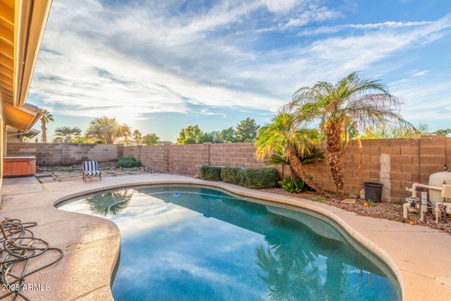 278 E SAGEBRUSH Street, Gilbert, AZ 85296