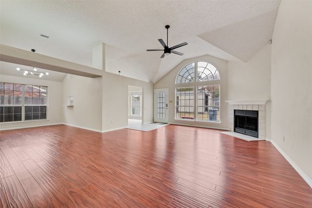 2327 Cromwell Drive, Arlington, TX 76018