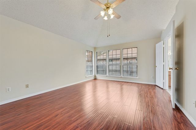 2327 Cromwell Drive, Arlington, TX 76018