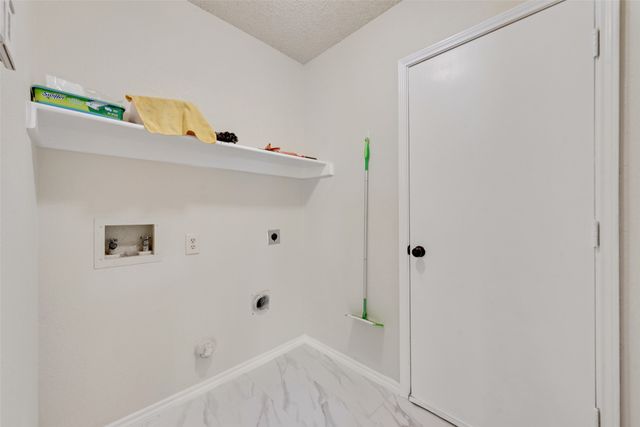 2327 Cromwell Drive, Arlington, TX 76018