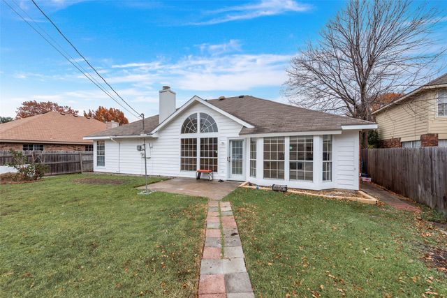 2327 Cromwell Drive, Arlington, TX 76018