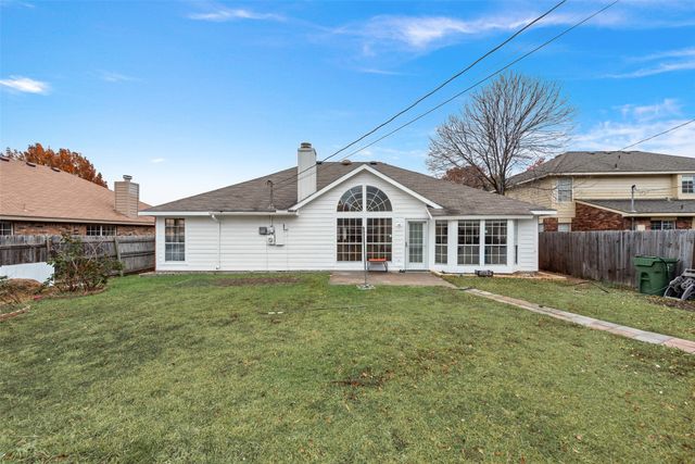 2327 Cromwell Drive, Arlington, TX 76018