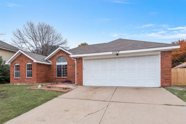 2327 Cromwell Drive, Arlington, TX 76018