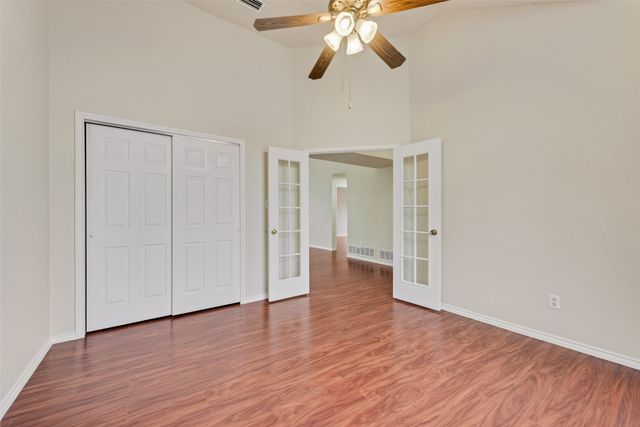 2327 Cromwell Drive, Arlington, TX 76018